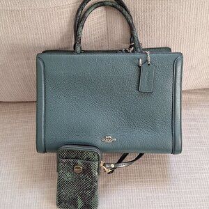 Coach Zoe Carryall handbag Green Snake with Matching Pouch